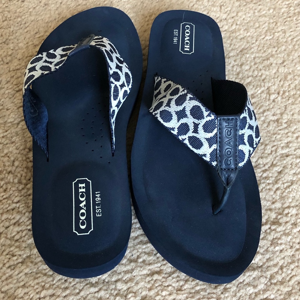 Coach flip flops size 6